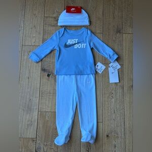NEW Nike Baby Psychic Blue 3-Piece Set size 9 Months